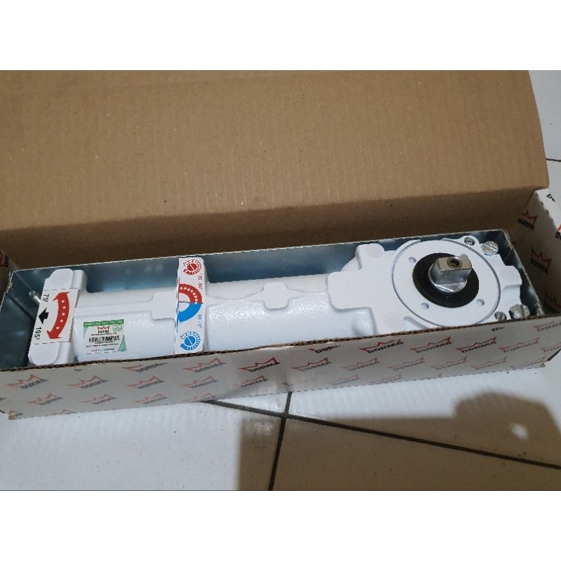 Floor hinge Dorma BTS 80/ engsel lantai/engsel / pintu kayu,alumunium, kaca/asesories alumunium&kaca