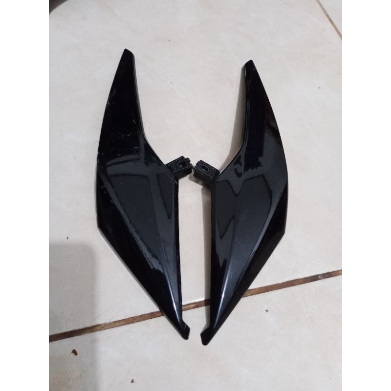 kupingan lampu depan CB 150r new Cb 150r LED hitam original second