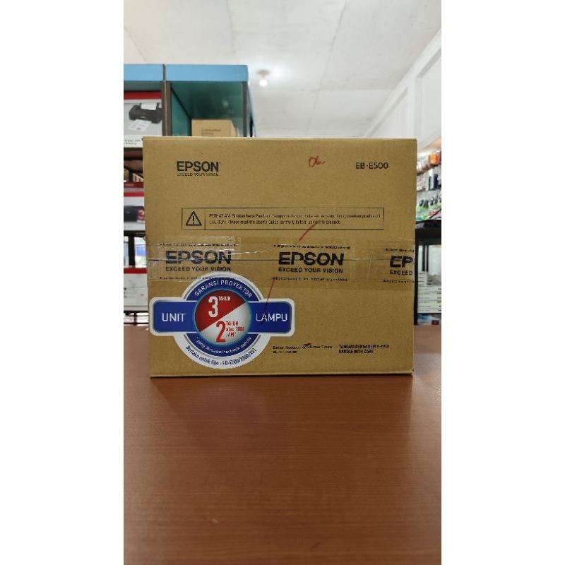 PROYEKTOR EPSON EB-E500