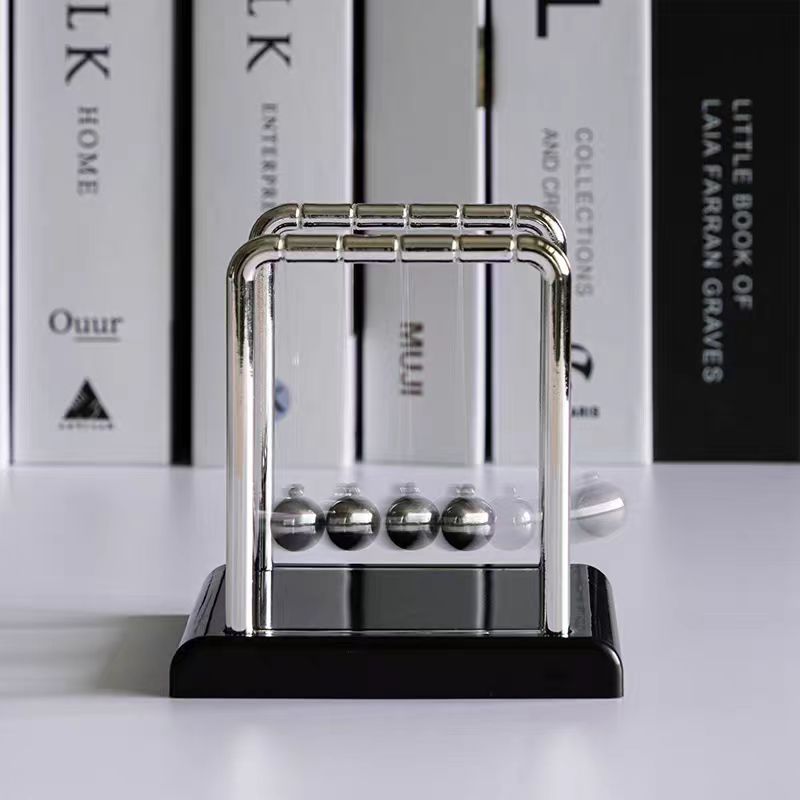 Newton's Cradle Pajangan Meja Pendulum Newton Hiasan Meja