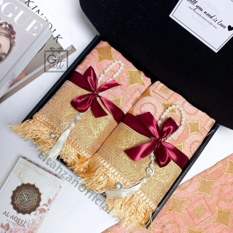 

HAMPERS SAJADAH COUPLE GIFT BOX WEDDING PERNIKAHAN HADIAH IDUL FITRI