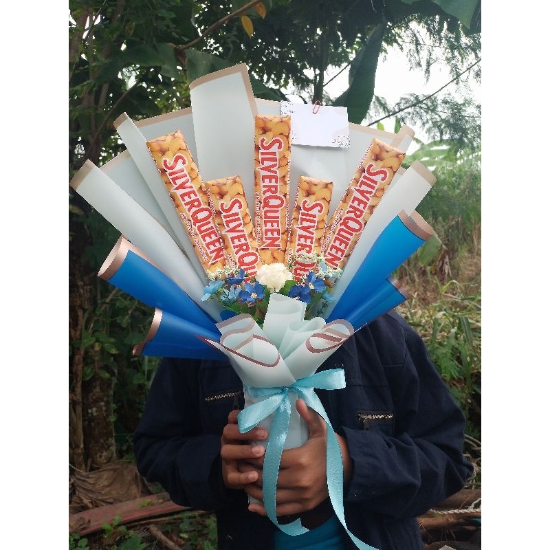 

Buket 5 silverqueen/ buket coklat/ buket 5 bengbeng/ buket valentine/ buket ulang tahun/ buket anniversary/ buket wisuda/ buket sempro