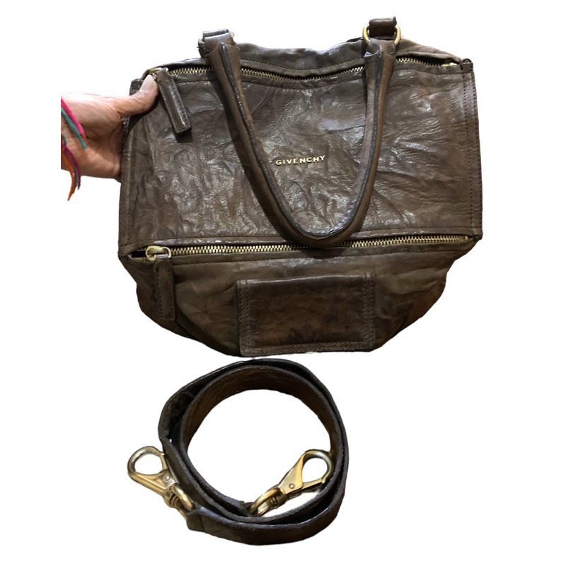 Givenchy pandora bag size medium