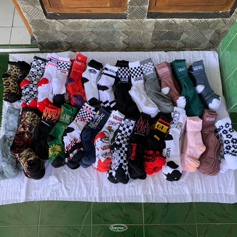 Socks Vans Motif Random Original / Kaos Kaki Vans Motif / Vans Socks / Socks Vans Pizza / Socks Vans