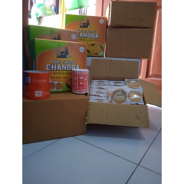 

KODE U39U PIE SUSU CANDRA ISI 5biji 6 biji Free Box Polos