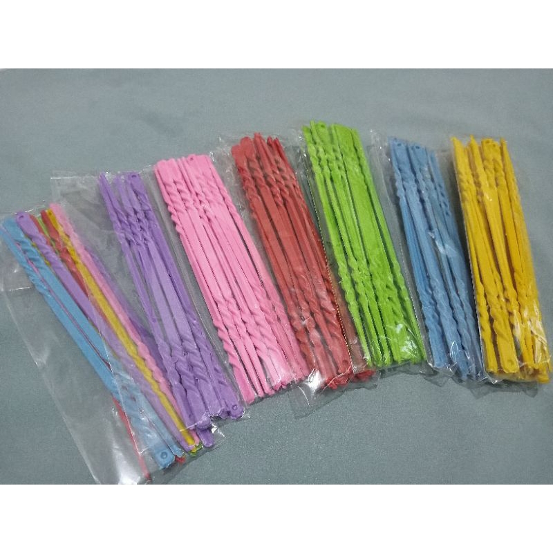 

1lusin isi 12pcs kalam tunjuk ngaji dove mix warna sewarna