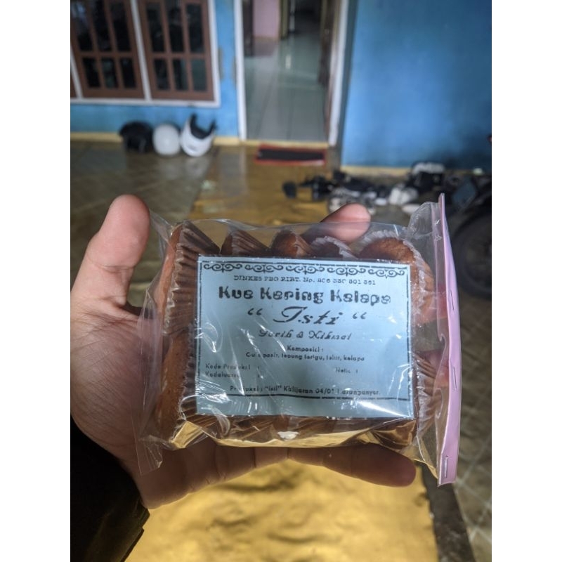 

Bundling 5 bungkus kue kering kelapa isti isi 10pcs