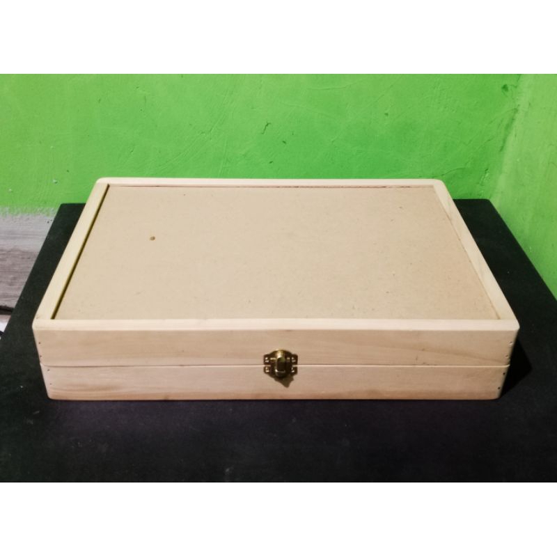 

Kotak Hampers/Kotak Kayu 34×21×6cm