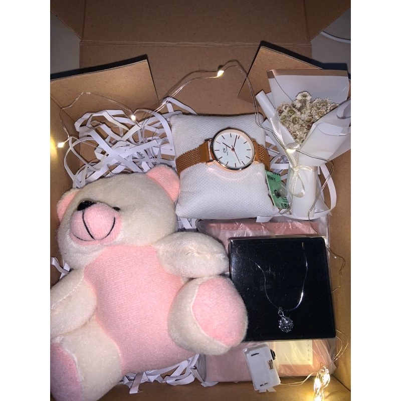 

kado box estetik