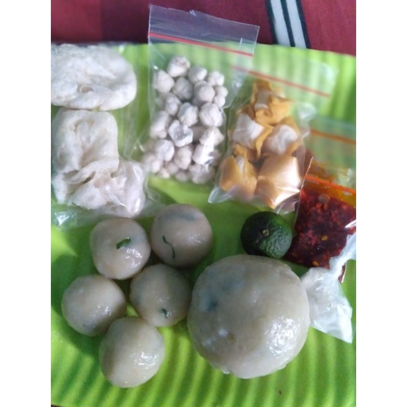 

BAKSO ACI ISI AYAM SUWIR