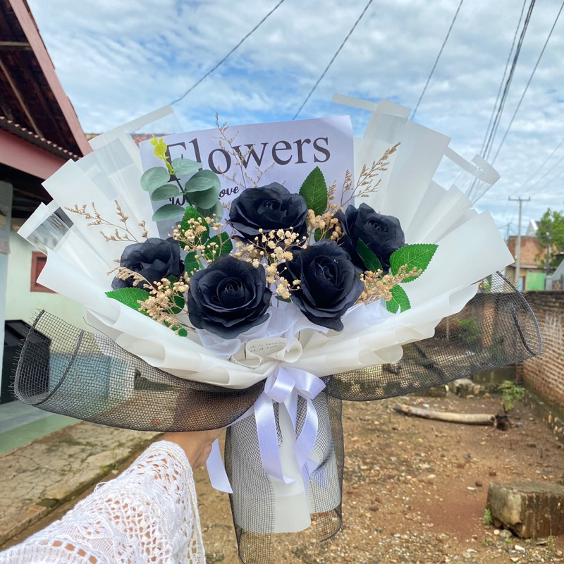 bucket bunga/ buket bunga mawar hitam/buket cowo