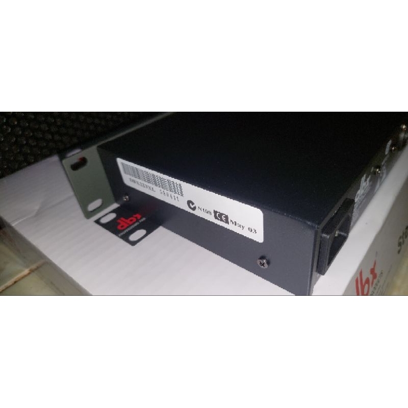 crossover aktif dbx 223xl