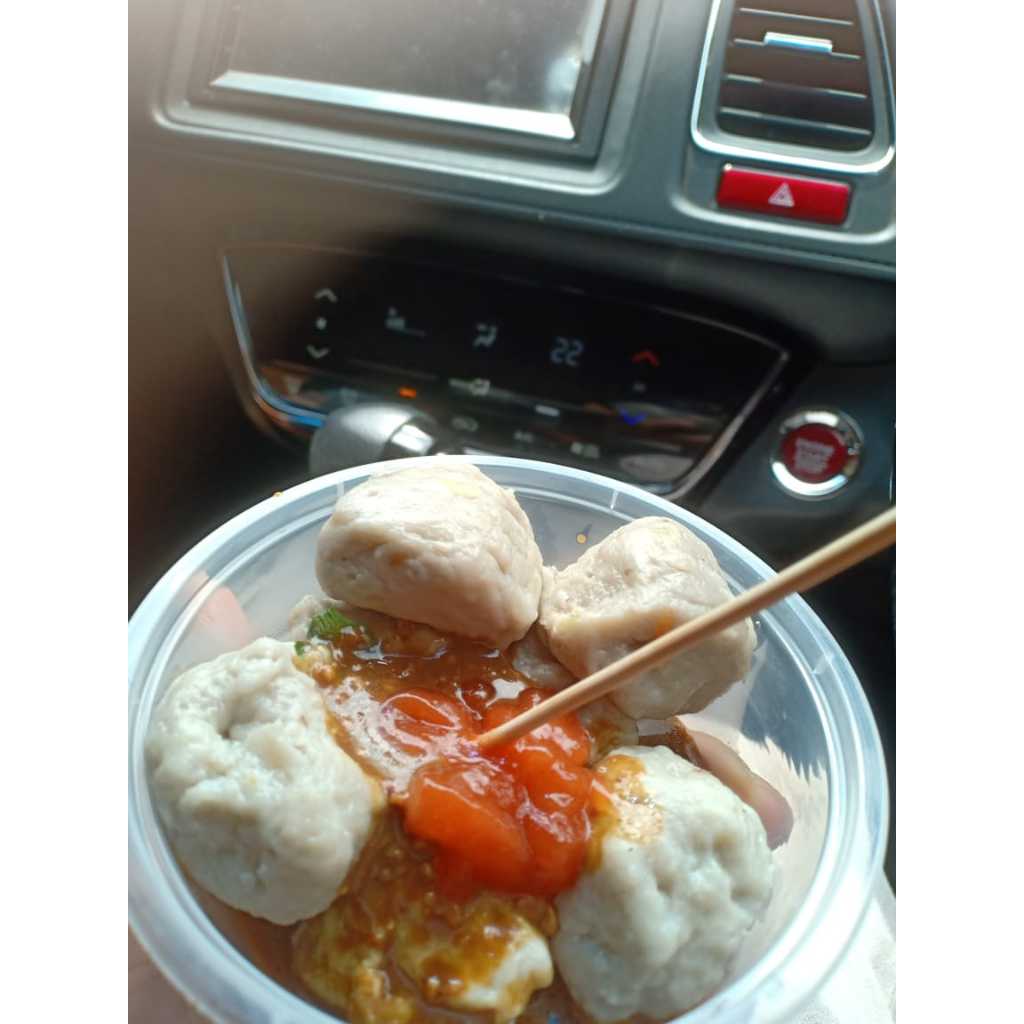 

Cilok ikan bumbu kacang