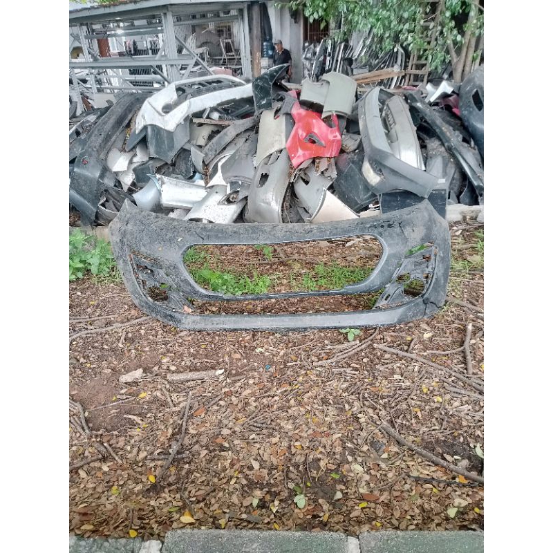 bemper depan Peugeot 107 tahun 2010