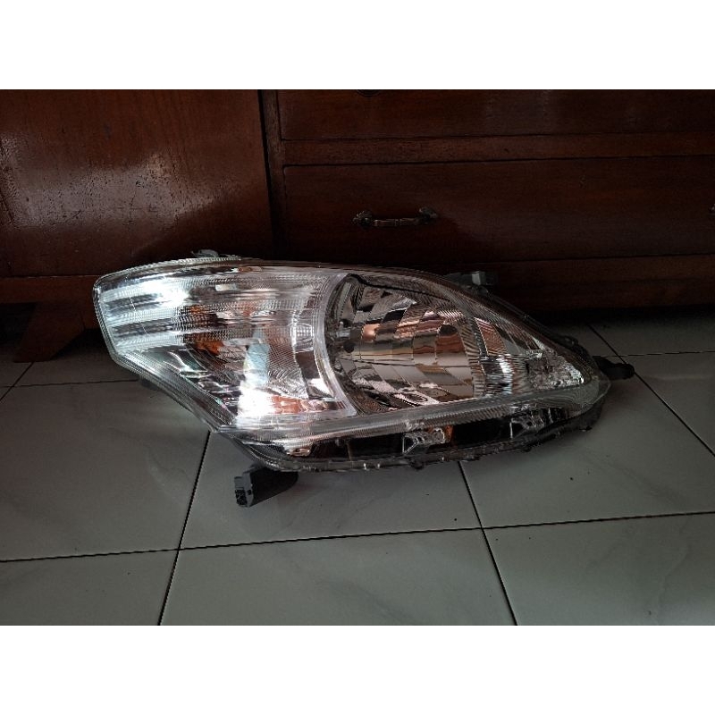 Headlamp Toyota Innova 2012-2015 kanan Original