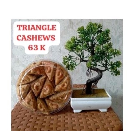 

Triangle Cashews