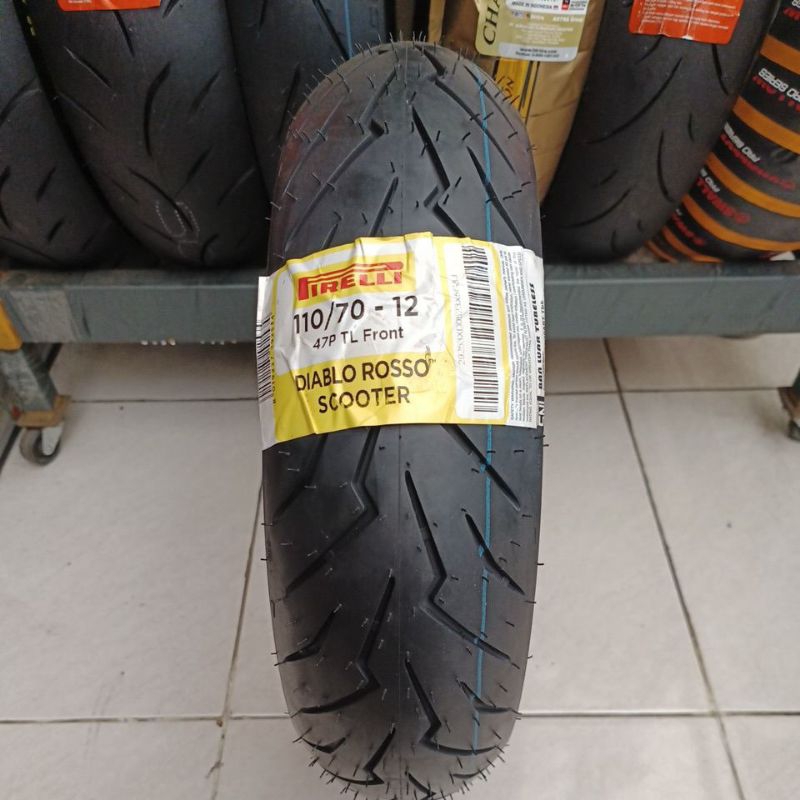 Pirelli diablo rosso scooter 110/70 ring 12 Tubeless
