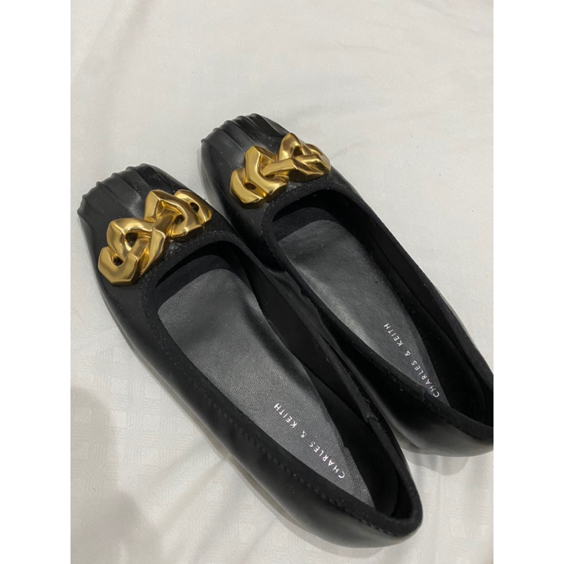 sepatu Charless and Keith