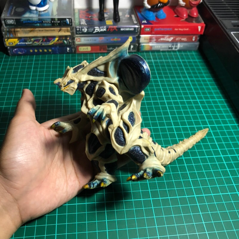 Ultra Monster Geranda Vintage | Bandai 1998