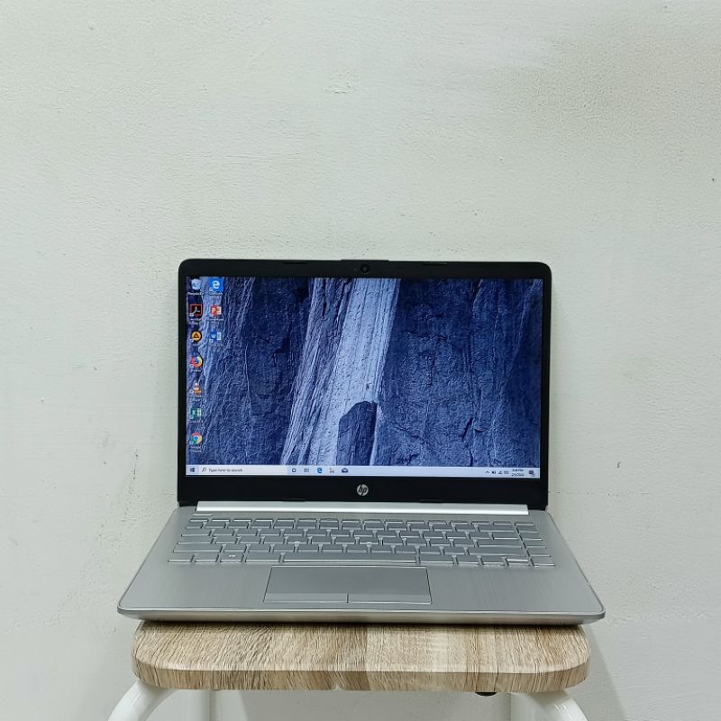 laptop hp 14s AMD A4-9125 AMD Radeon ram 4gb/SSD 256gb keyboard backlight