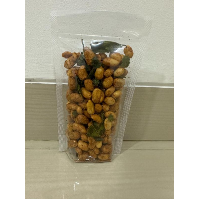 

kacang thailand pedas daun jeruk 200 gr