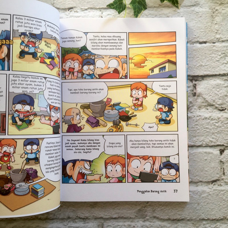 EduComics Keluarga Super Irit: Komik Seri Belajar Mengelola Uang