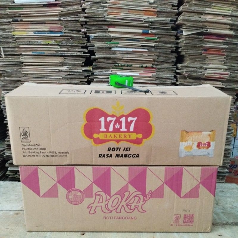 

Kardus bekas roti aoka besar uk 56x35x18cm untuk packing atau pindahan