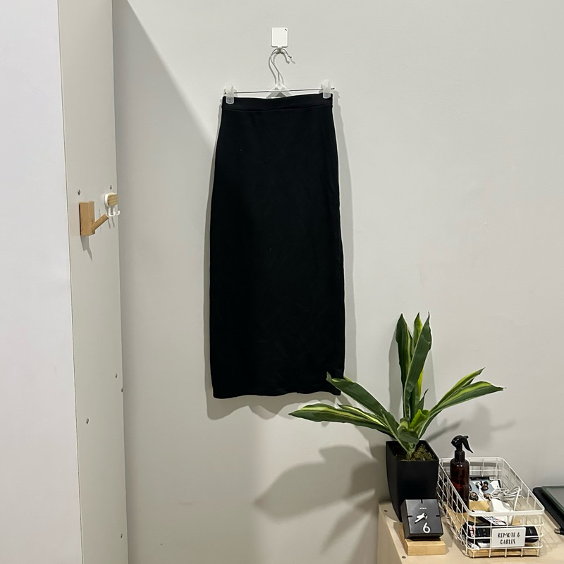 Rok Span Midi Hitam