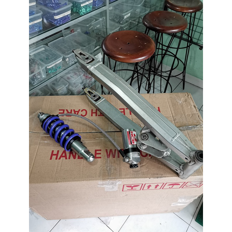 SWING ARM DB5 SATRIA FU DAN SHOCK RCB SATRIA FU (BEKAS)