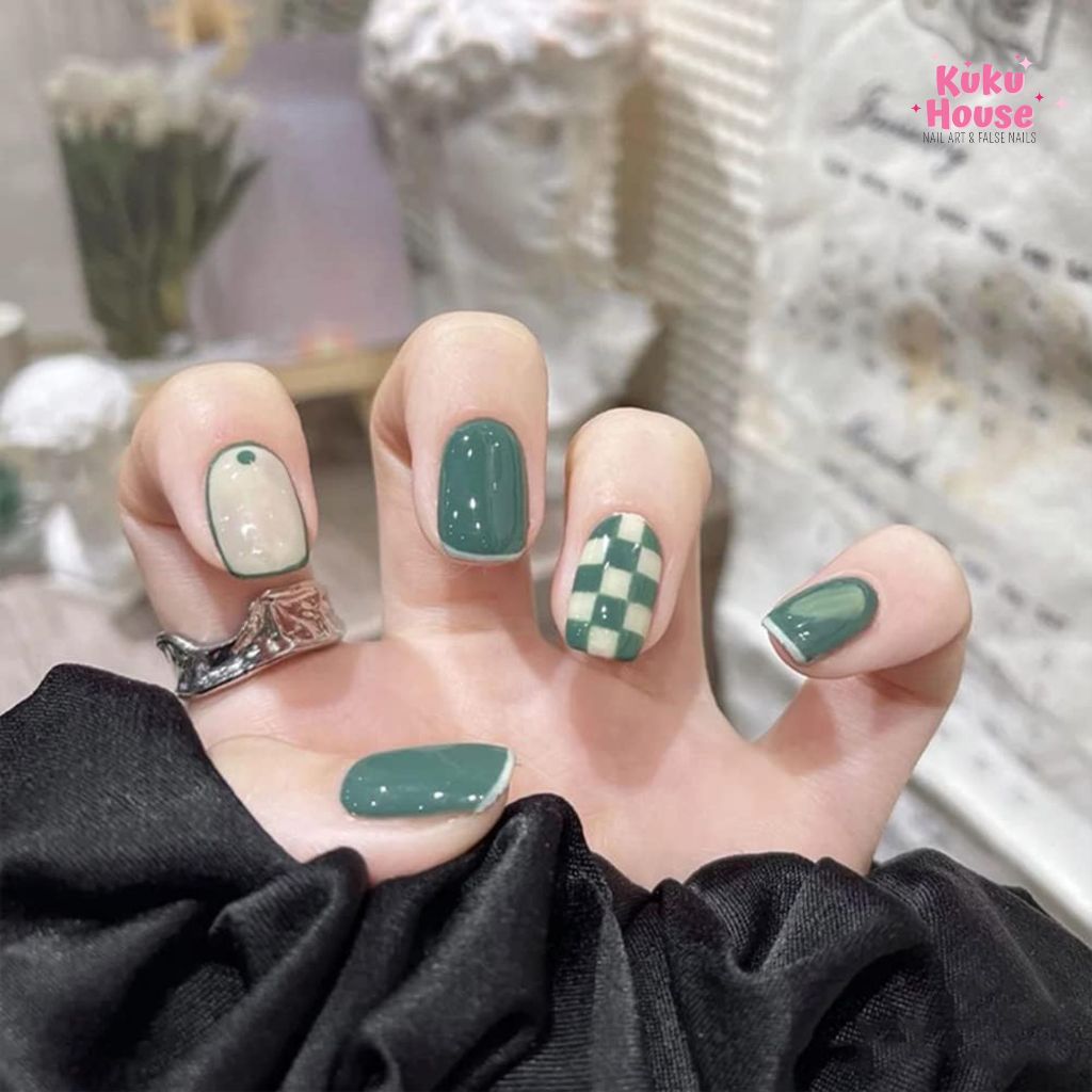 kuku.id Kuku Palsu pendek motif catur hijau R255