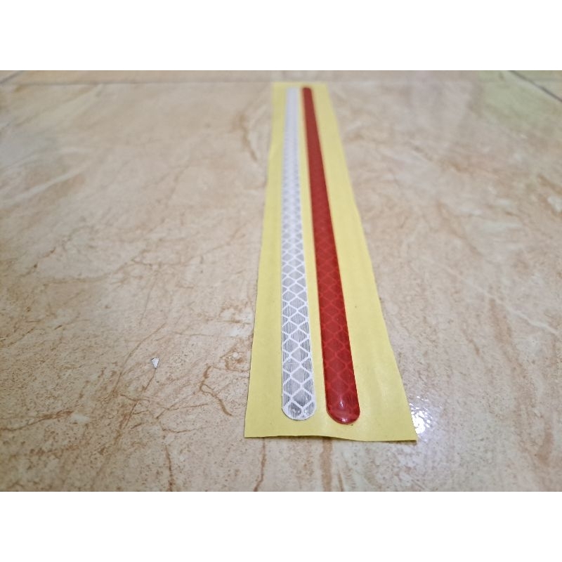 Stiker reflektif plat motor mobil / stiker timbul mata kucing0