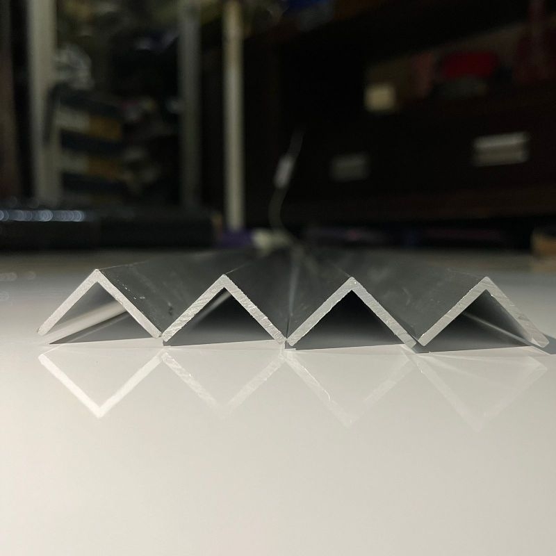 LIST SIKU ALUMUNIUM UKURAN 2 CM X 2 CM TEBAL 2 MM