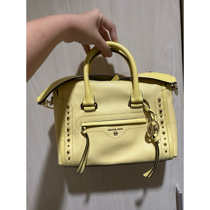 Michael Kors Carine size Medium