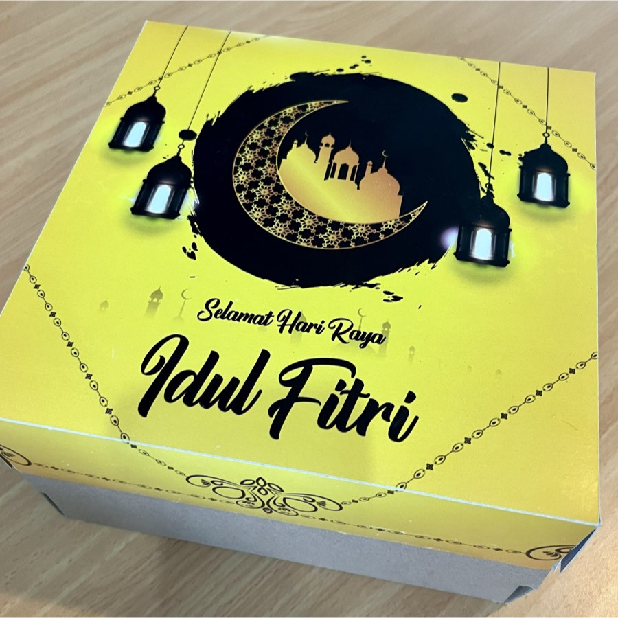 

Cake Box Hampers Idul Fitri Edisi Lebaran Black And Yellow Dus Kue Brownies Lapis Parcel Packaging Ukuran 30