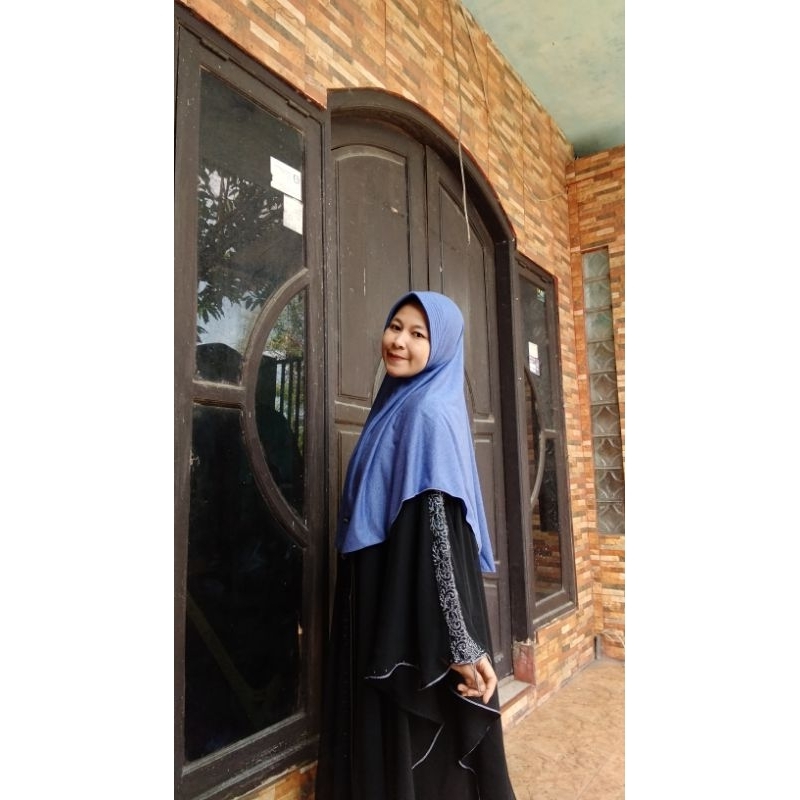 jilbab pet antem Misty // jilbab anti tembem// jilbab bahan misty //  jilbab 354// jilbab gading