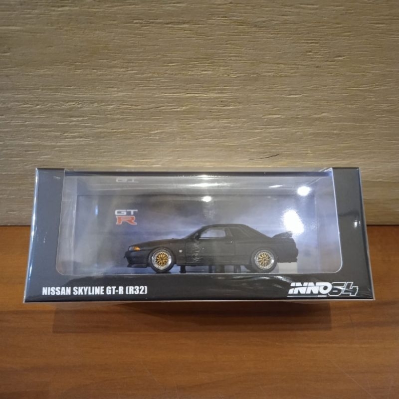 INNO64 NISSAN SKYLINE GT-R (R32) MATT BLACK DIECAST COMPANY INNO 64