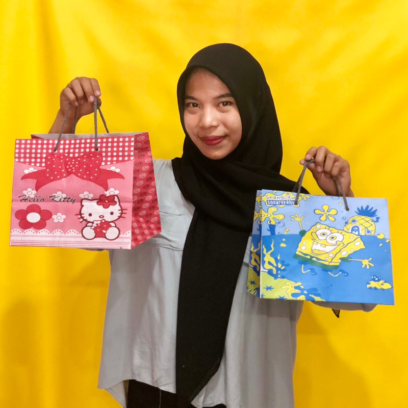 

Tas Kado Paper Bag Hello Kitty Doraemon spongebob Paper Bag Motif Kartun Ecobonekaindo