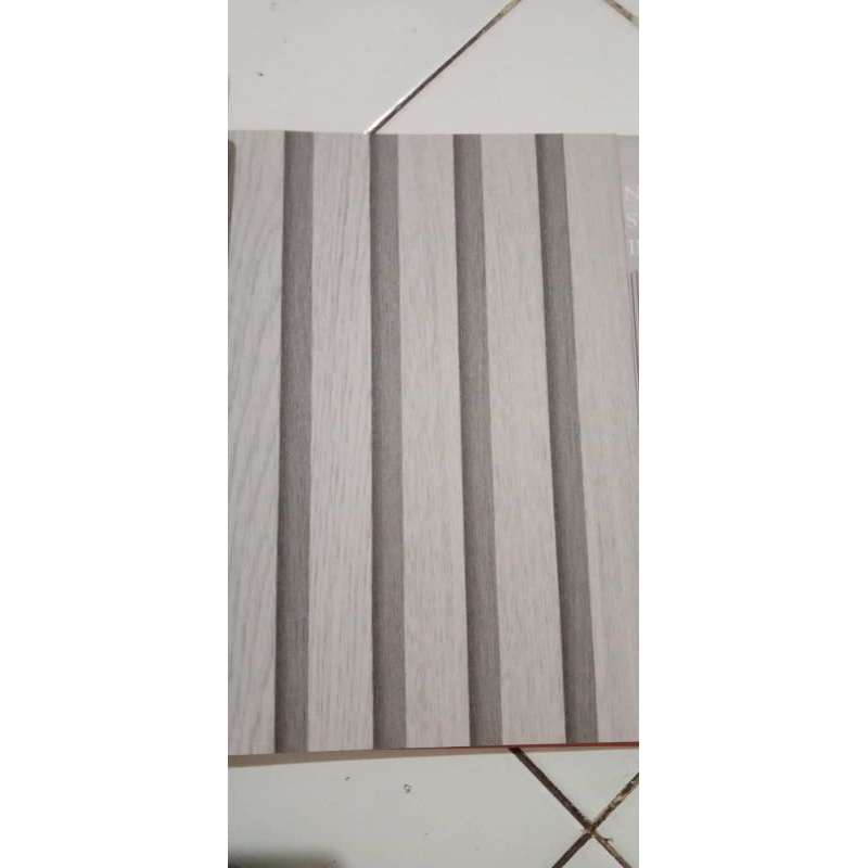 Wallpaper Dinding Minimalis Kulit Kayu Jati