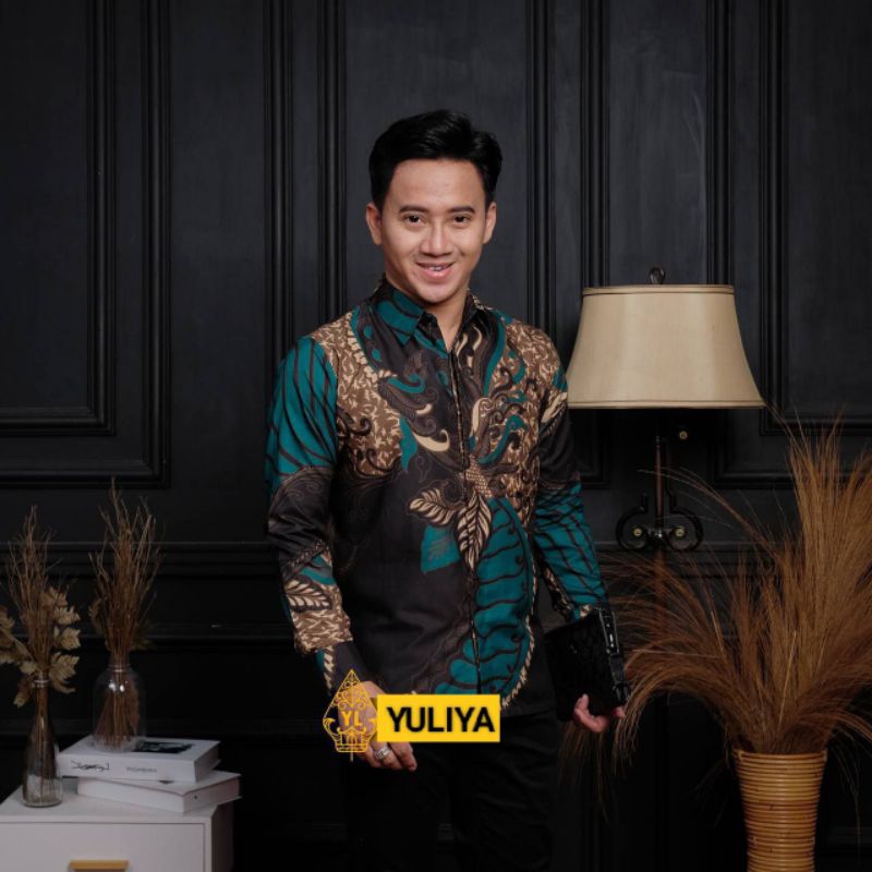 Kemeja batik motif Sangkuriang Hijau
