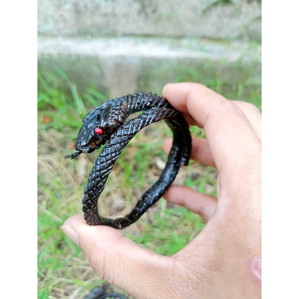 Gelang akar bahar hitam ukir ular