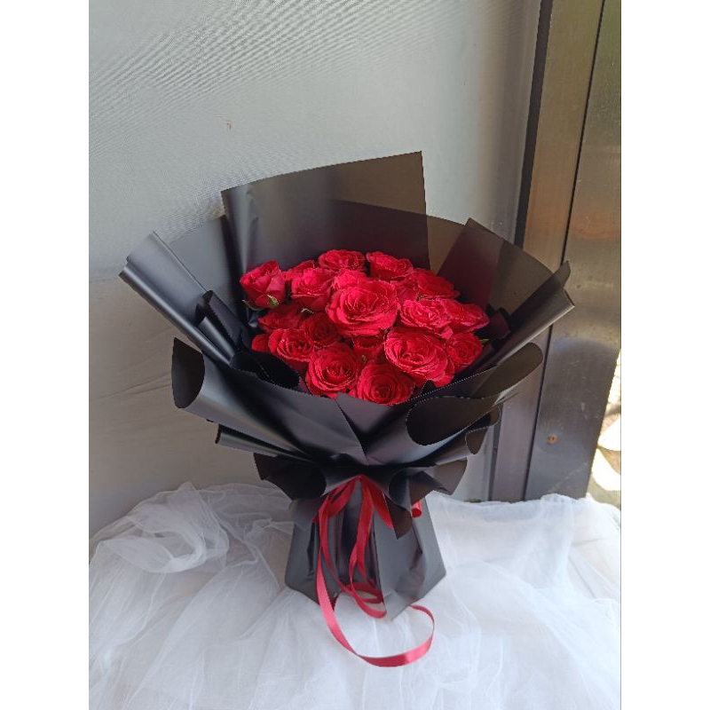 20 roses fresh flower bouquet bunga mawar asli segar Surabaya