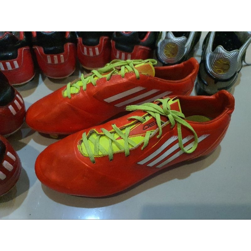 Sepatu Bola ORIGINAL ADIDAS F30 FG ⚽
Size EU 43⅓ // 27,5 cm.