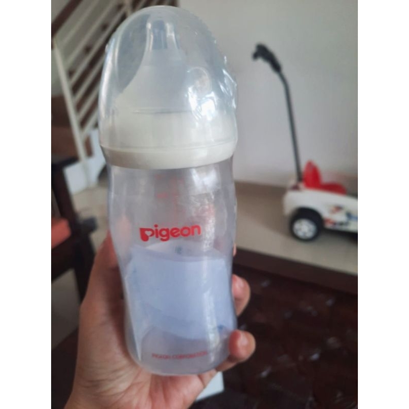 Preloved Botol Susu Pigeon Peristaltic Plus 240 ml isi 2 buah Botol Susu Bekas