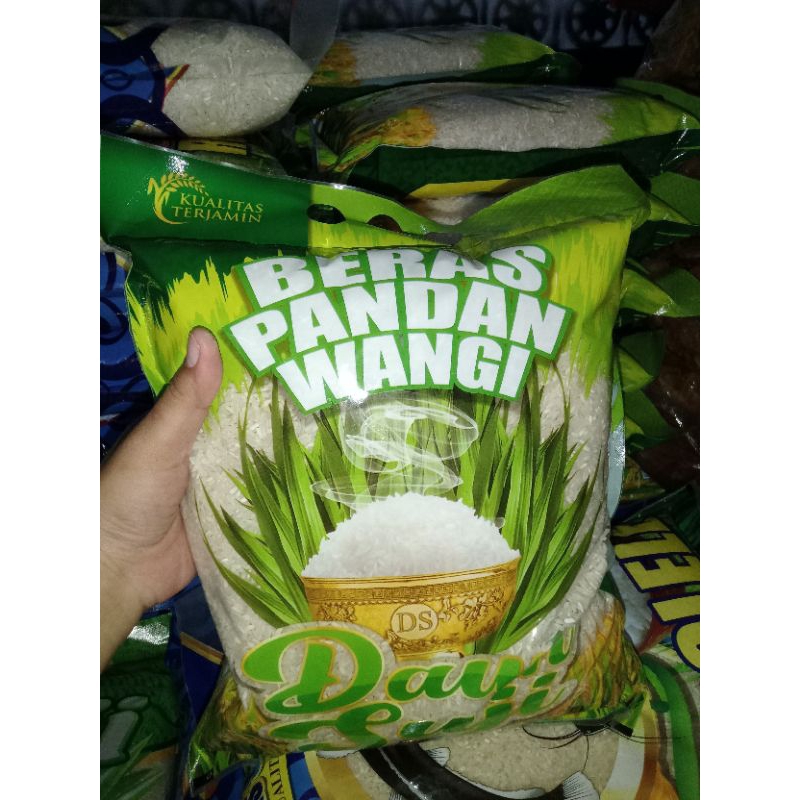 

BERAS ZAKAT 3KG DAUN SUJI , ROJOLELE , RINJANI MURAH