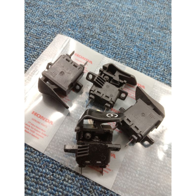 TOMBOL STATER HOLDER KANAN HONDA VARIO 125-150 LED VARIO 125-150 KEYLES ORIGINAL