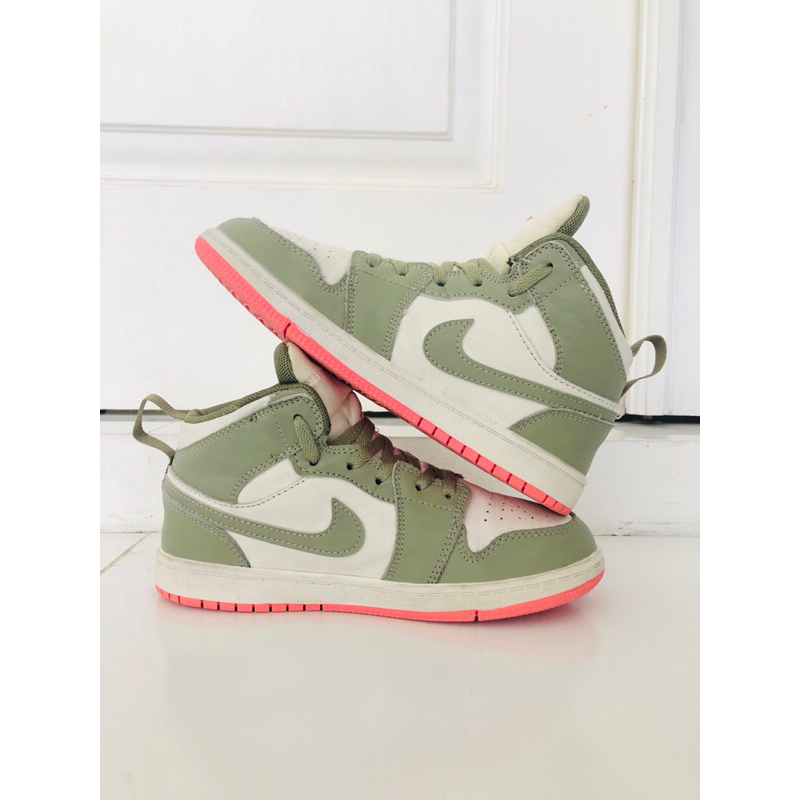 Sepatu AJ1 Mid Trooper Kids sz 34 Preloved