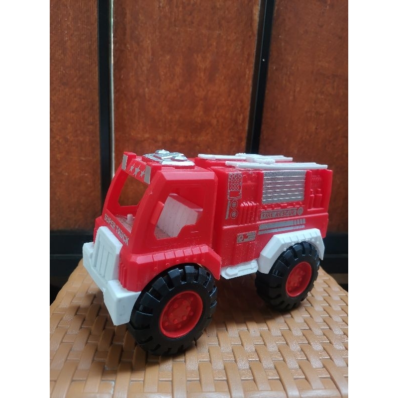 mobil mainan bekas Pemadam Kebakaran