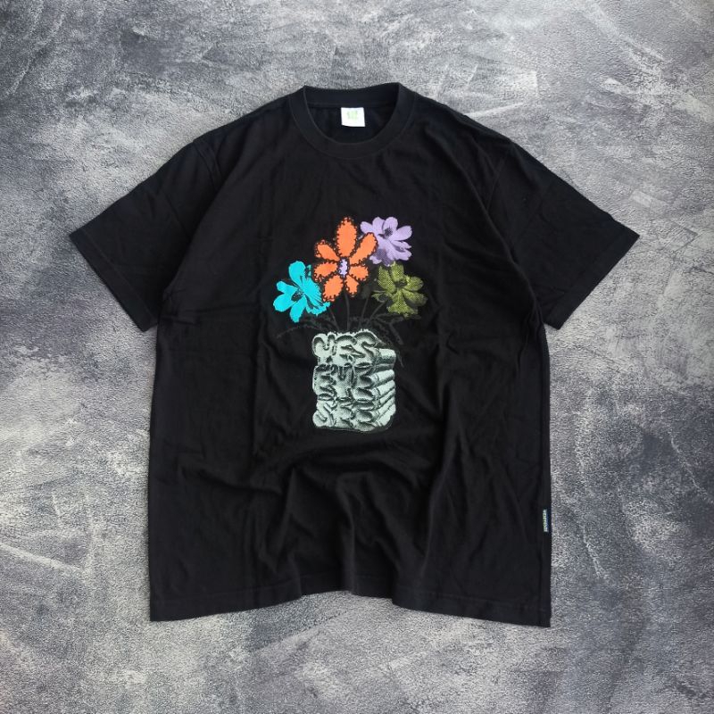 "YES EYE SEE FLOWER Y.E.S T-SHIRT - BLACK"