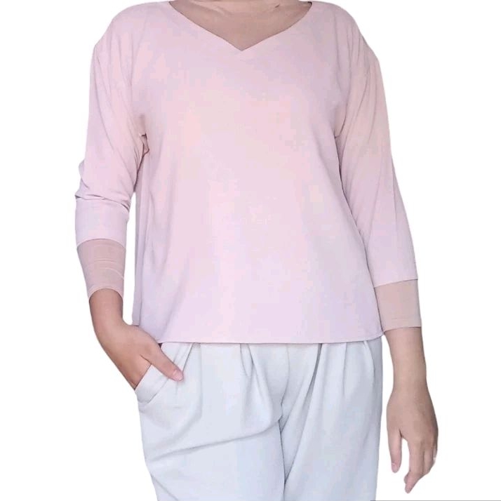 Gercepin UNIQLO Blouse Atasan Wanita