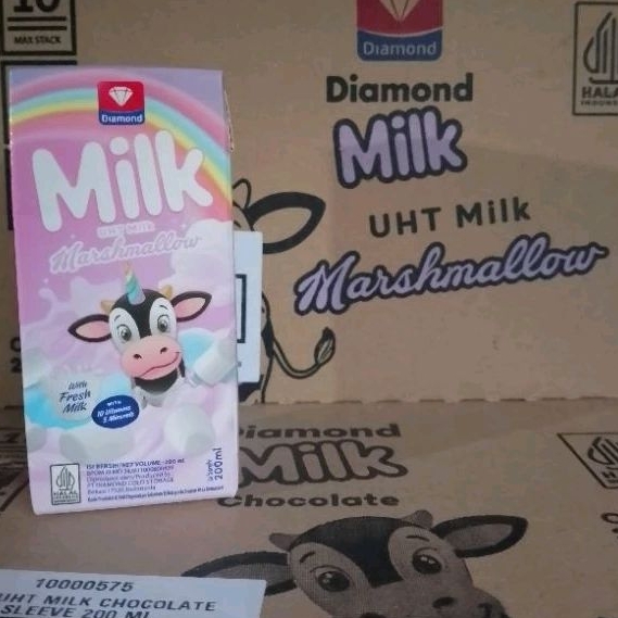 

Susu Kotak Diamond Milk 200ml Marshmallow (4 pcs)